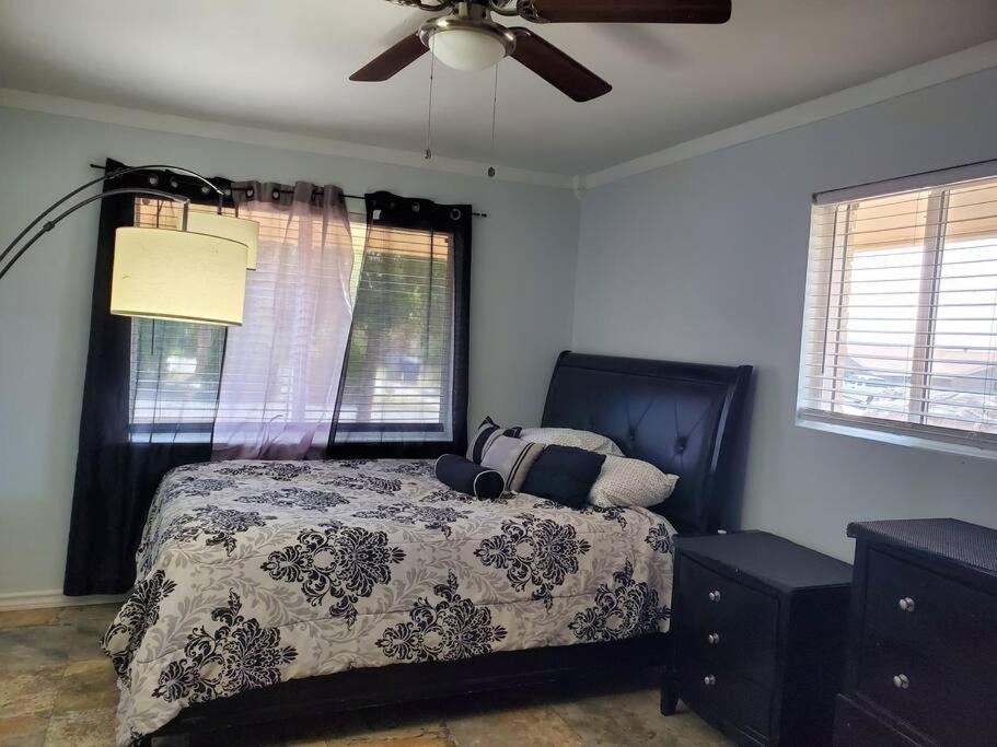 Spacious West El Paso 19 Min From Airport, Fort Bliss Military Base Екстер'єр фото